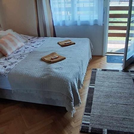 Appartement Rosy Apartman à Vonyarcvashegy Extérieur photo