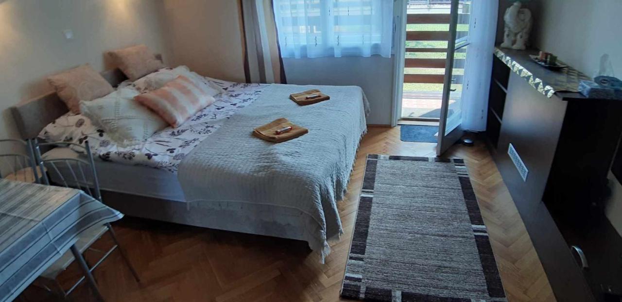 Appartement Rosy Apartman à Vonyarcvashegy Extérieur photo