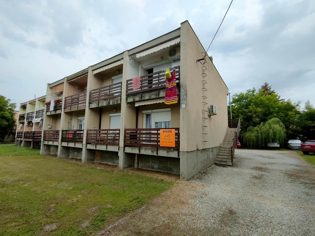 Appartement Rosy Apartman à Vonyarcvashegy Extérieur photo