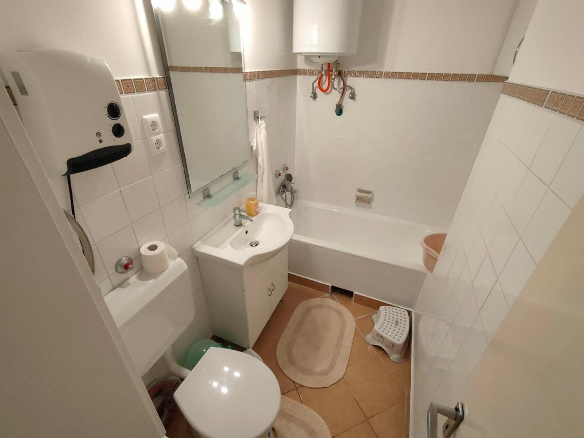 Appartement Rosy Apartman à Vonyarcvashegy Extérieur photo